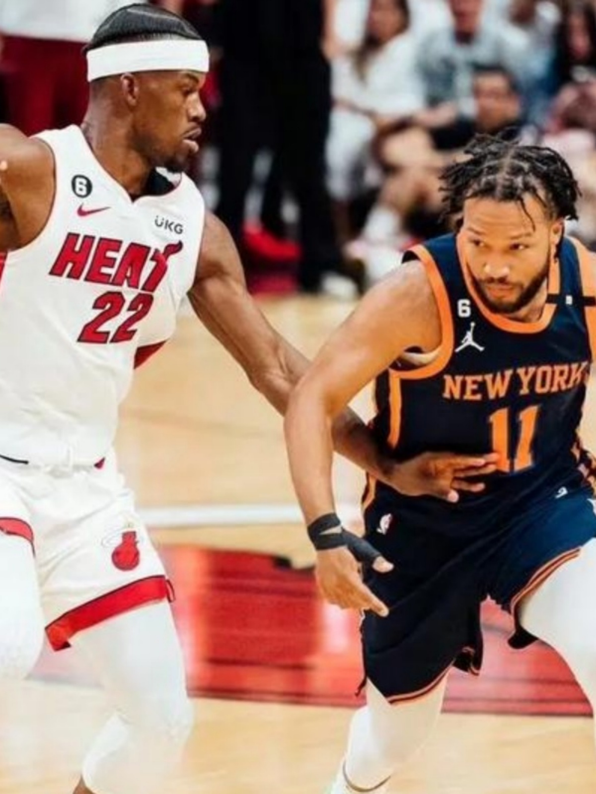 NBA季后赛激烈对抗，谁能笑到最后？