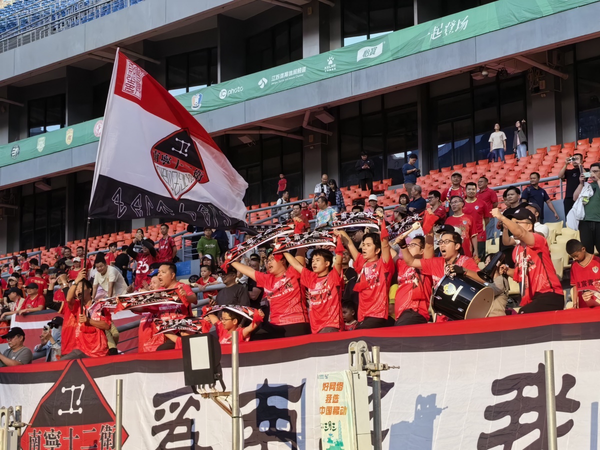 意大利女足加冕冠军 意大利女足加冕冠军