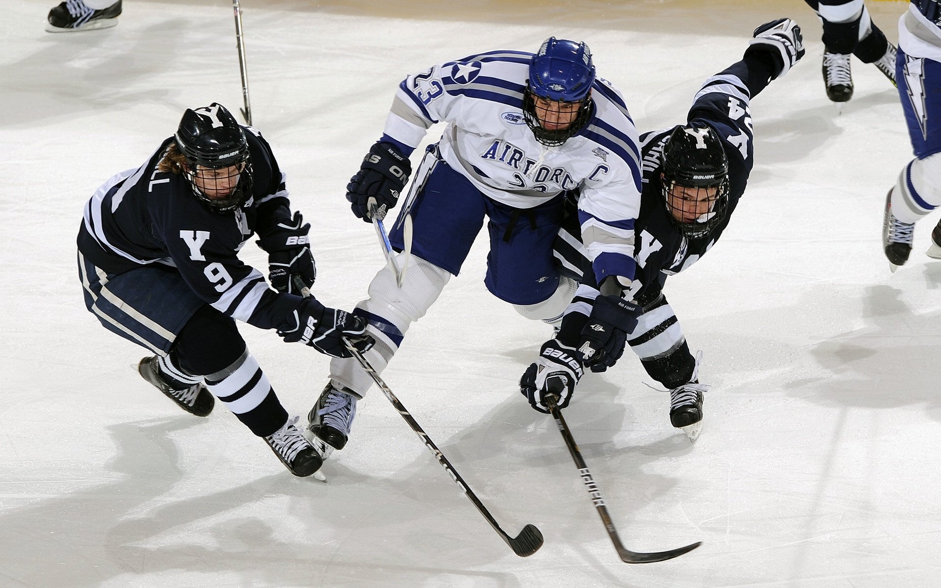 绿茵烽火与短跑闪电,德甲争冠焦点战启示录—从牙买加短跑压制冰岛说起