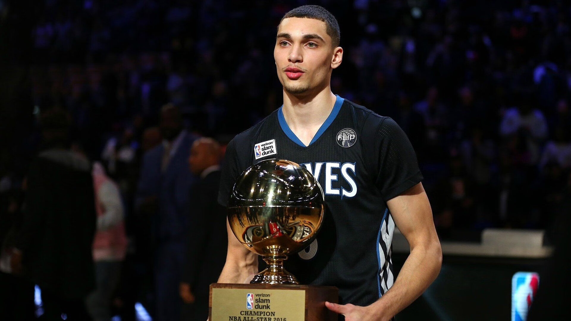 福克斯全程高能输出，国王新王闪耀，公牛主场难挡湖人逆袭